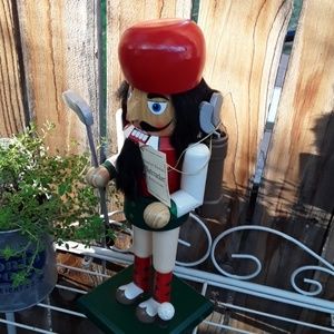 Golfing nutcracker